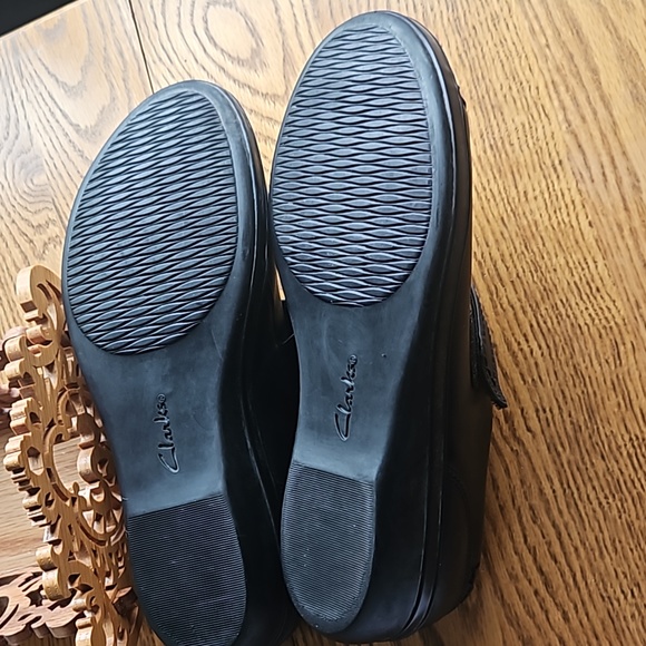 Clark's Everlay Dixie Loafers - Picture 6 of 11
